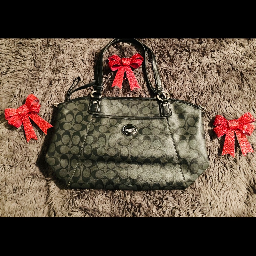 👜COACH Signature Canvas Tote 👜